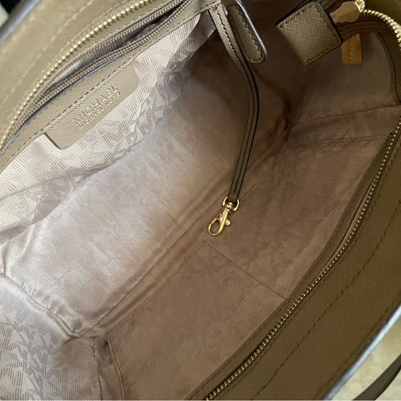 Michael Kors Bag Medium - Picture 7 of 11